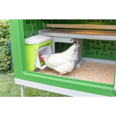 Kerbl SmartCoop Hühnerfutterautomat mit Schutzklappe für 7,5 kg